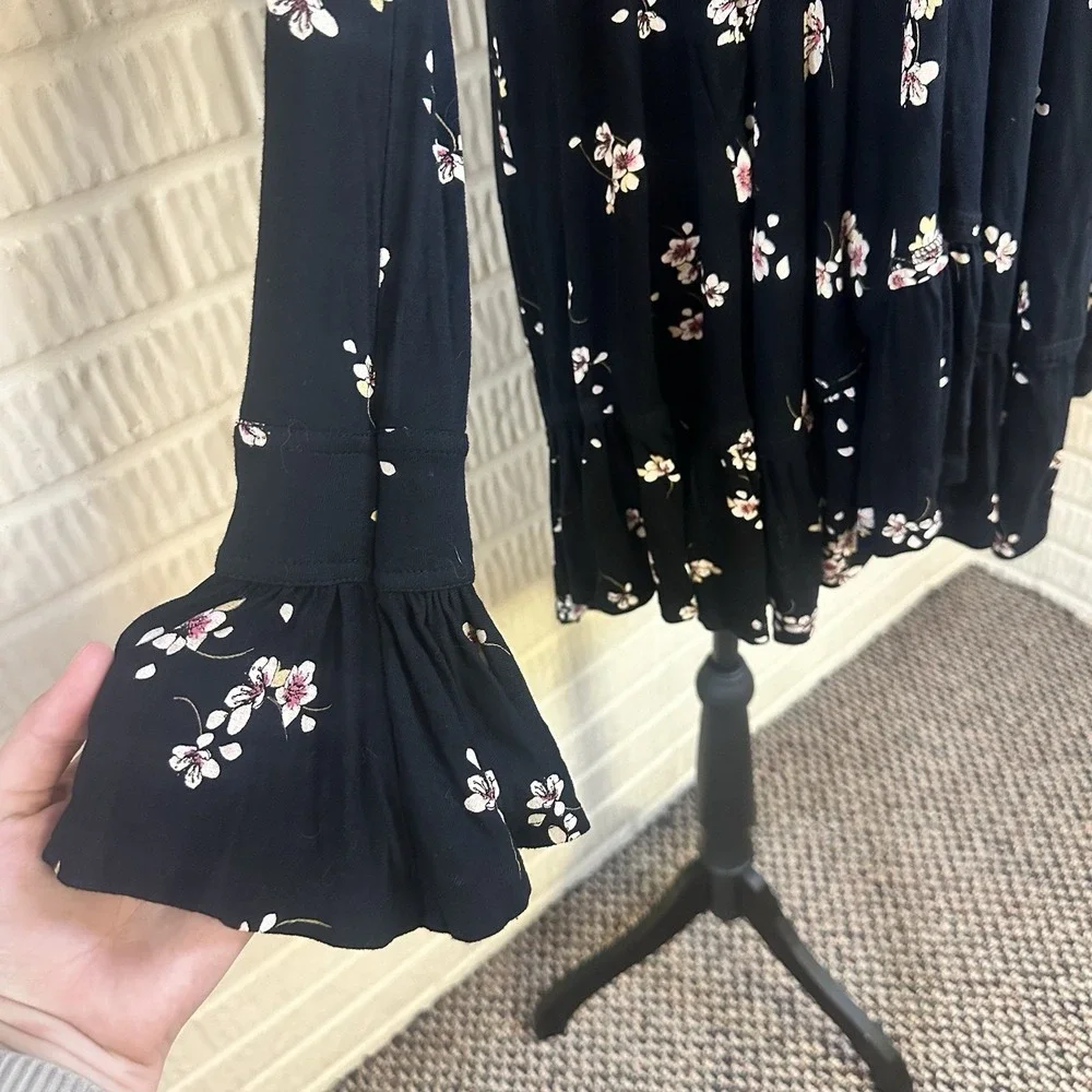 Free People Sz XS Olivia Flowy Printed Dress Black Floral Boho Ruffle Fall Soft
